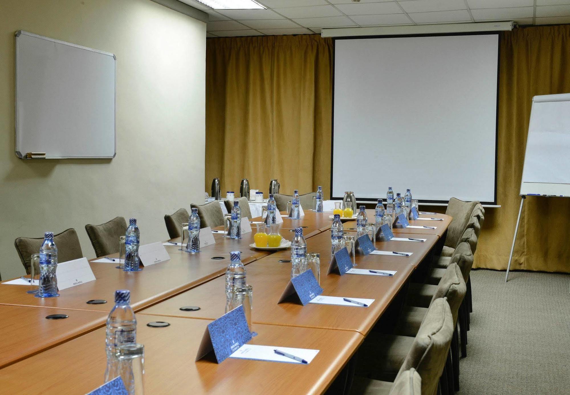 Protea Hotel Lusaka Cairo Road Exteriör bild