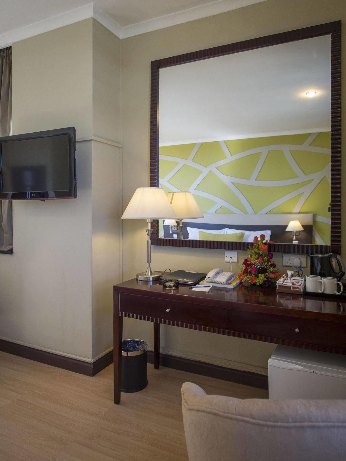 Protea Hotel Lusaka Cairo Road Exteriör bild